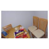 Dinning Set with 2pc Hutch. (Contents on table not included)