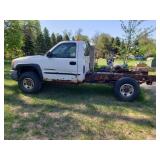 2003 GMC 2500 HD 6.0L 4x4 Cab Chassis No Reverse Ran When Last Parked. Battery is dead