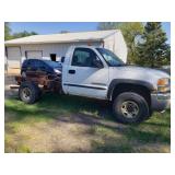2003 GMC 2500 HD 6.0L 4x4 Cab Chassis No Reverse Ran When Last Parked. Battery is dead