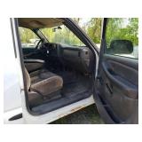 2003 GMC 2500 HD 6.0L 4x4 Cab Chassis No Reverse Ran When Last Parked. Battery is dead