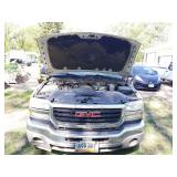 2003 GMC 2500 HD 6.0L 4x4 Cab Chassis No Reverse Ran When Last Parked. Battery is dead