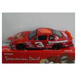Action Dale Earnhardt 2000 Taz 1:24 Scale Stock Car Replica