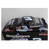 Action Dale Earnhardt 1999 Oreo 1:24 Scale Stock Car Replica