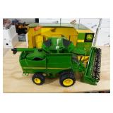 Ertl John Deere Big Farm S670 Combine Tractor with Lights and Sound