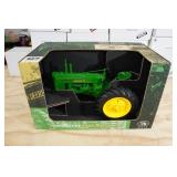 John Deere 1939 Model "B" 1:8 Scale Replica