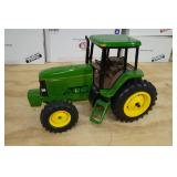 Ertl John Deere 7800 Demonstrator Tractor 1:16 Scale Replica