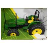 John Deere 5200 Tractor wth ROPS 1:16 Replica