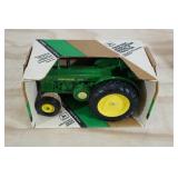 Erlt John Deere 1949/1954 Model "R" Tractor 1:16 Scale Replica