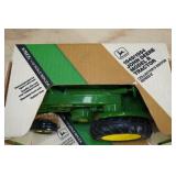 Erlt John Deere 1949/1954 Model "R" Tractor 1:16 Scale Replica