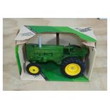 Ertl John Deere Model M Tractor 1:16 Scale Replica