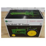 Ertl Precision Classics John Deere The Model B Tractor 1:16 Scale Replica