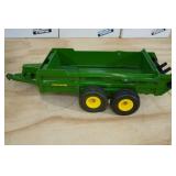 Ertl John Deere Manure Spreader 1:16 Scale Replica