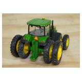Ertl John Deere 8360R Tractor 1:64 Scale Replica