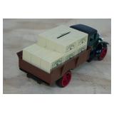Ertl John Deere 1931 Hawkeye Crate Delivery Truck Bank 1:34 Scale Replica