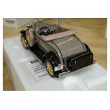 Danbury Mint 1931 Ford Model A Deluxe Roadster Convertible 1:18 Replica