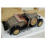Danbury Mint 1931 Ford Model A Deluxe Roadster Convertible 1:18 Replica