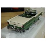 Danbury Mint 1957 Ford Fairlane 500 Skyliner 1:18 Scale Replica