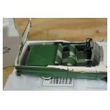 Danbury Mint 1957 Ford Fairlane 500 Skyliner 1:18 Scale Replica