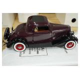 Danbury Mint 1933 Ford Deluxe Coupe 1:18 Scale Replica