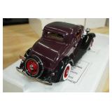 Danbury Mint 1933 Ford Deluxe Coupe 1:18 Scale Replica