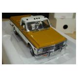 Danbury Mint 1972 Chevrolet Cheyenne 1:18 Scale Model