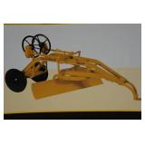 Caterpillar No 1 Terracer with Flanged Steel Wheels and Gooseneck Hitch 1:16 Scale Replica