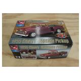 AMT 1955 Chevy Stepside Pickup 1:25 Scale Model Kit