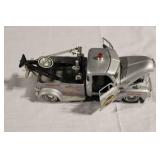 Diecast Toy Tow Truck with Openable Doors and Detailed Interior