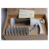 Pampered Chef Cookie Press with 9 Discs