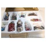 Nativity Scene with 10 Figurines and Stable