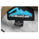 XL Tri-Mountain Jacket with Golden Hook Bassers Embroidery