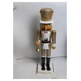 2017 Glitter Gold and White Nutcracker with Horn