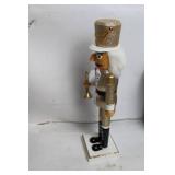 2017 Glitter Gold and White Nutcracker with Horn
