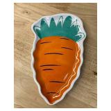 Brand New 16 Plastic Flower Plates, 4 Plastic Carrot Plates and 1 Easter Cracked Egg Ceramic Basket *N