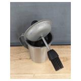 Brand New Farberware 4 Piece 4.5" Knife Set and BBQ Basting Pot with Brush Lid *N