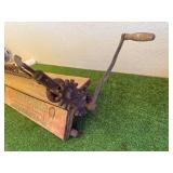 Antique Household #20 Clothes Wringer