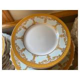 64-Piece Palate & Plate Fine Porcelain Dinnerware Set with Gold Trim