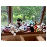 Large Collection of Assorted Plush Toys and Beanie Babies