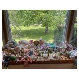 Easter Decoration Collection: Bunnies, Eggs, and More