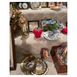Collection of Vintage Decorative Items and Small Home Accessories