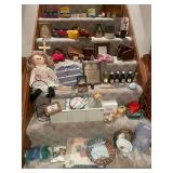 Collection of Miscellaneous Household and Decor Items