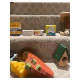 Collection of Miscellaneous Household and Decor Items