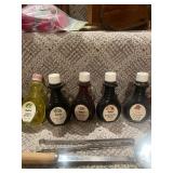 Collection of Miscellaneous Household and Decor Items