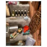 Collection of Miscellaneous Household and Decor Items