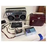 Large Lot of Vintage Radios - Works!