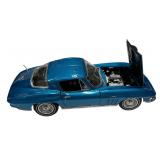 1:18 blue 1965 Chevrolet Corvette by Maisto