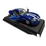 1:24 scale die-cast model White and Blue 1996 Dodge Viper GTS Coupe by Bburago