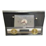 vintage RCA Victor Model 3-RD-69 tube radio alarm clock
