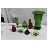 Set of 7 Elegant Vintage Art Glass Vases in Green and Red