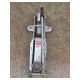 Hydraulic Floor Jack with Steel Construction and 4000 lbs Capacity